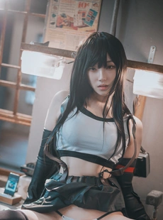 Bambi 78 DJAWA Tifa Lockhart Final Fantasy Version A